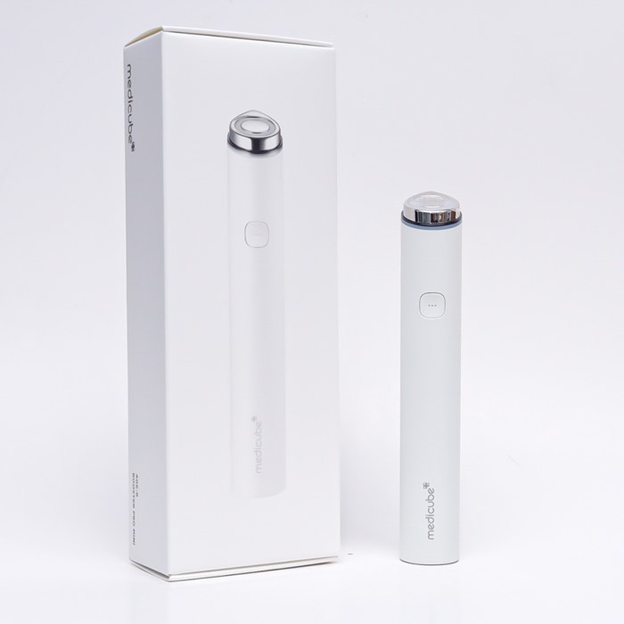 Age-R Booster Pro Mini · blanco de MEDICUBE