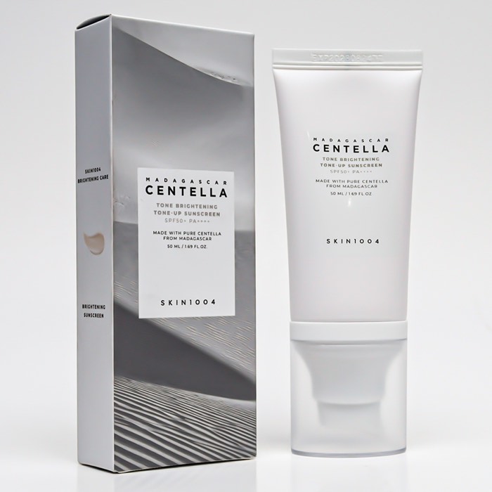 Tone Brightening Up Sun SPF50+ de SKIN1004
